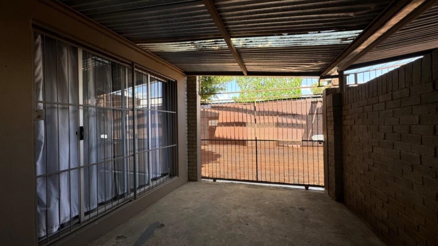 4 Bedroom Property for Sale in Memorial Road Area Northern Cape